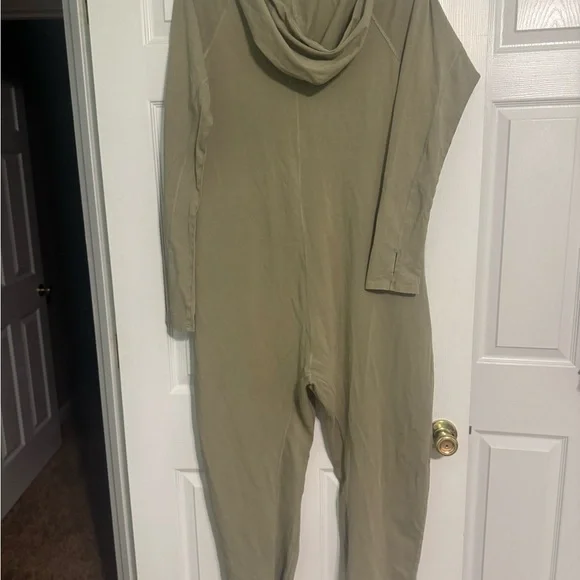 Free People Movement Hot Shot Long Sleeve Onesie - Sage Stone NWT Medium - Picture 5 of 5